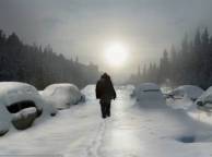Девушка Зима машины, дорога, снег, лес обои рабочий стол