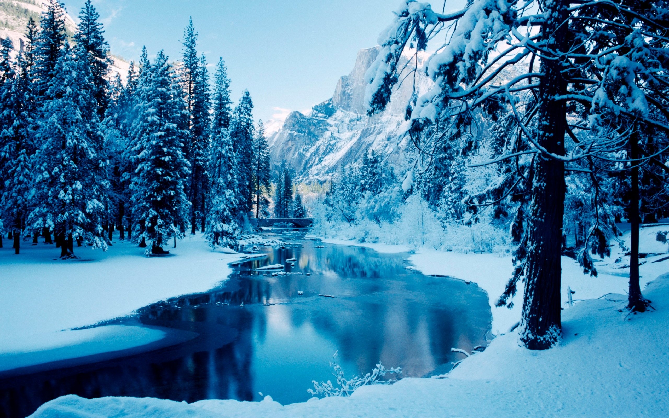 Природа, пейзаж Зима горы, деревья, речка красивые обои рабочий стол