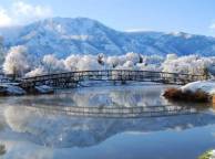 Девушка Реки, озера зима, снег, иней, река, мост, горы обои рабочий стол