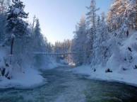 Девушка Реки, озера Зима, Финляндия, Река kitkajoki, Парк Оуланка обои рабочий стол