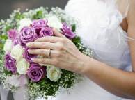 Девушка Цветы свадебный букет, кольцо, рука, розы обои рабочий стол